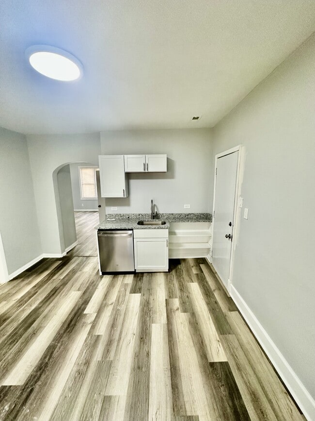 Photo - 1917 W 21st St