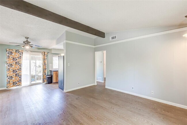 Photo - 1204 Woodfield Dr