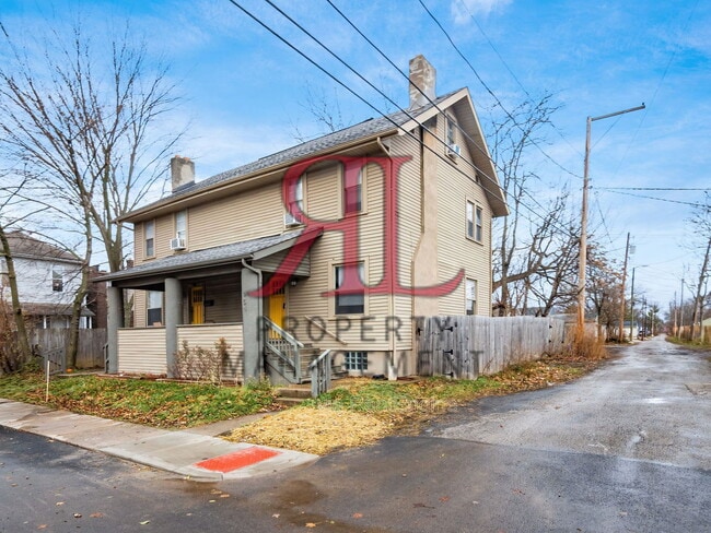 Photo - 954 Stanley Ave