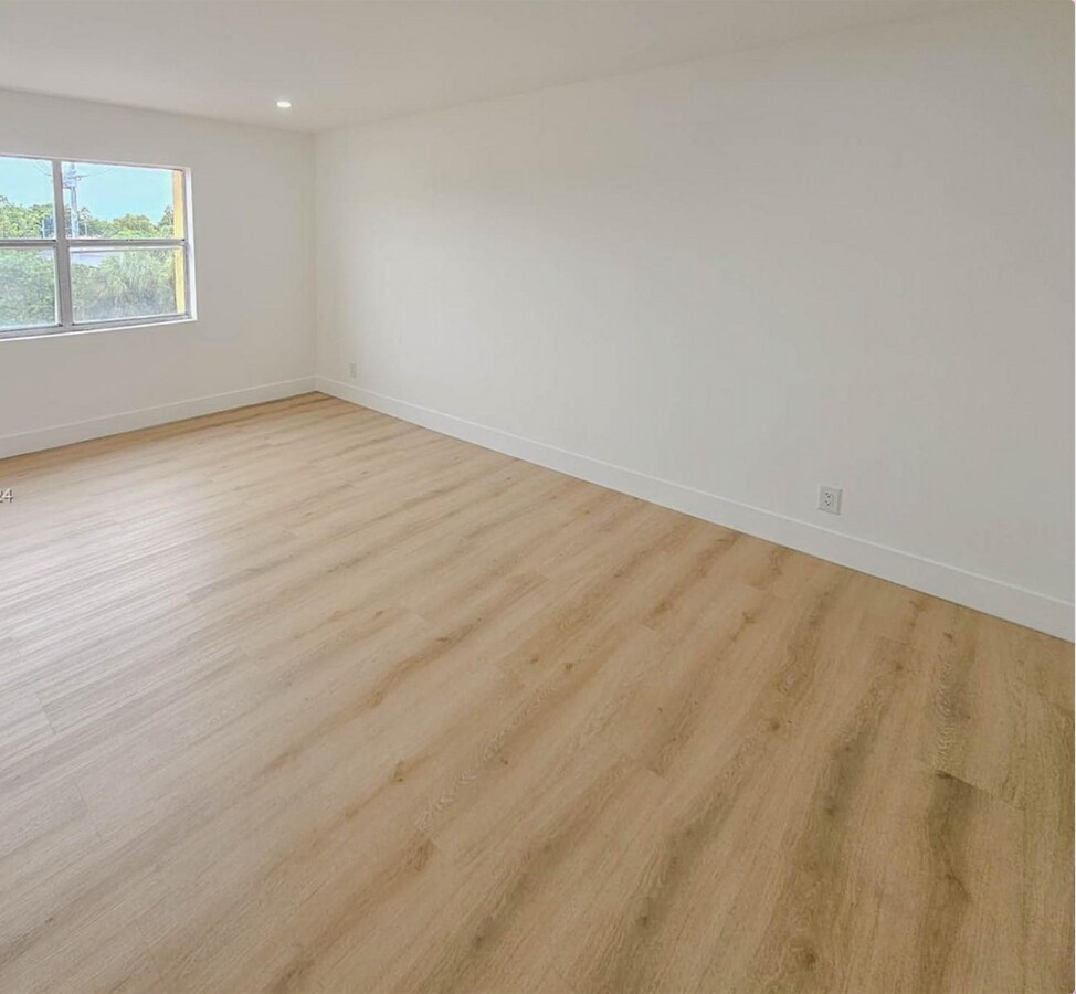 Photo - 6940 Miami Gardens Dr Unit 2