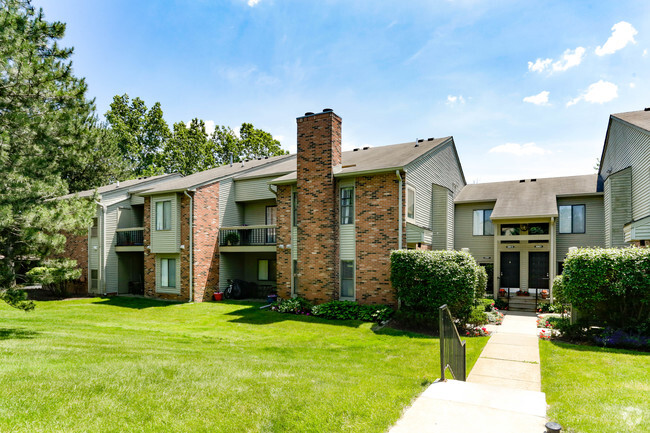 Creekside of Farmington Hills Apartments - Creekside of Farmington Hills Apartments