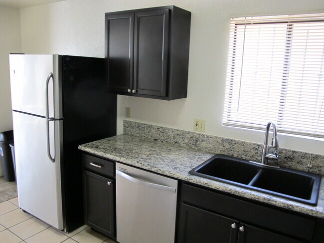 Photo - 1620 N Fremont Ave