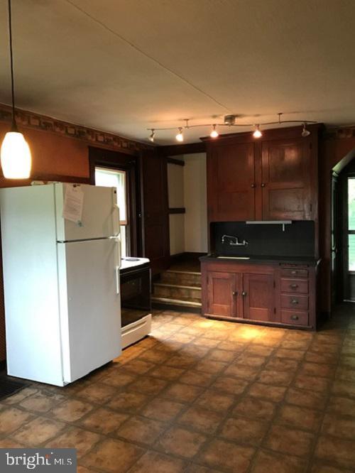 Photo - 132 E Maple Grove Rd