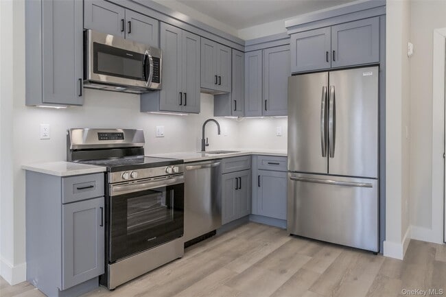 Photo - 124 S Main St