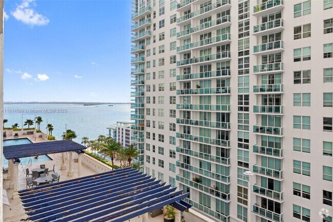 Building Photo - 1200 Brickell Bay Dr Unit 1617 Rental