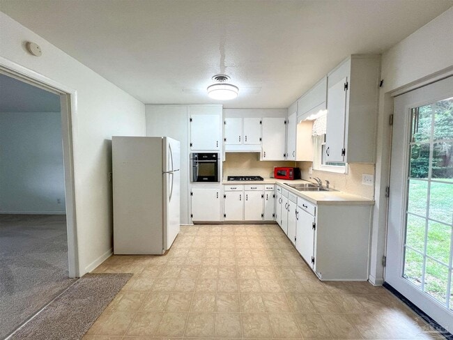 Photo - 7121 Marie Ave