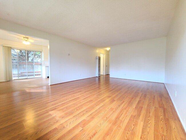 Photo - Taylor St-25258 Unidad B