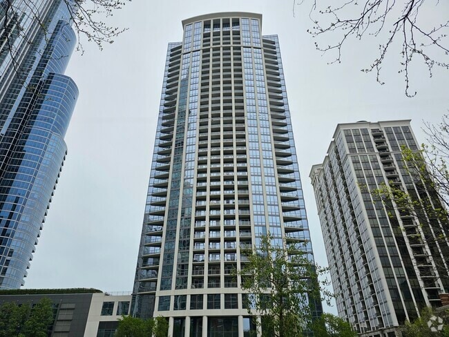 Building Photo - 1235 S Prairie Ave Unit 2102 Rental