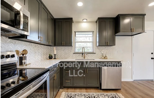 Building Photo - 3229 SE 24th St