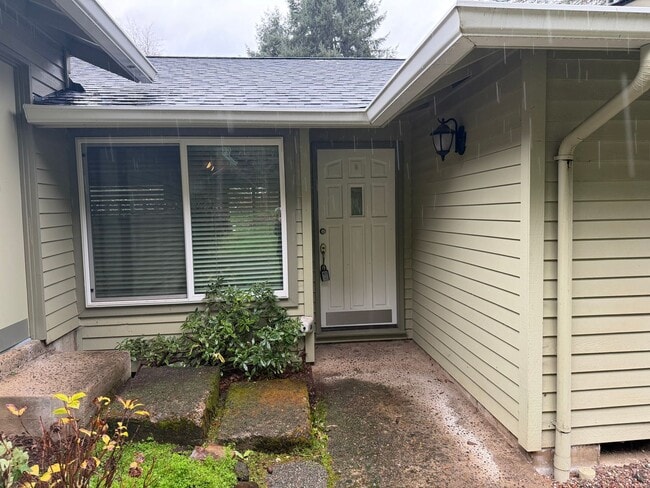 Photo - Beautiful 4 bedroom, 3 bathroom home in Eugene!
