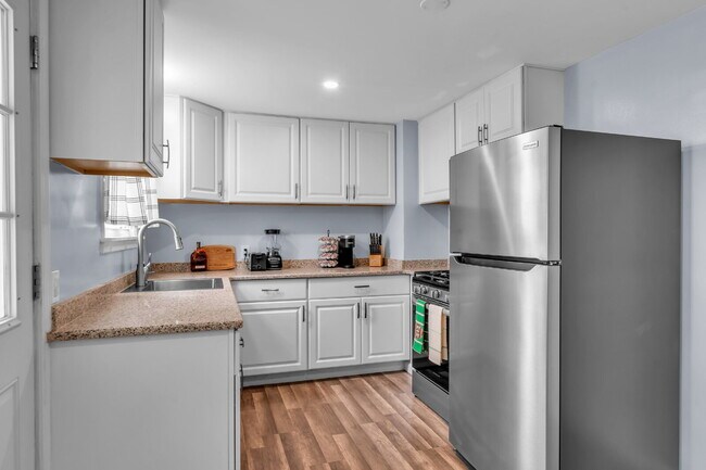 Photo - Furnished 4-Bedroom Single-Family Home in Cheektowaga