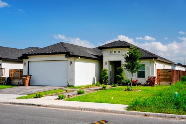 Building Photo - 3 Comal S Rd