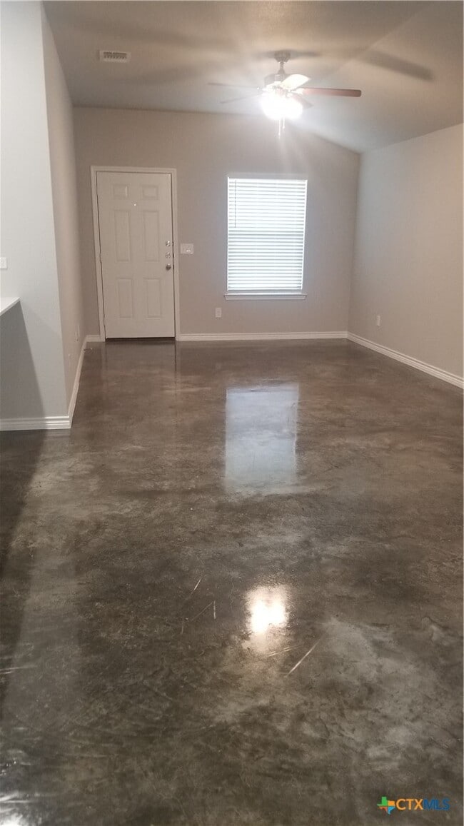 Photo - 200 Lowes Blvd