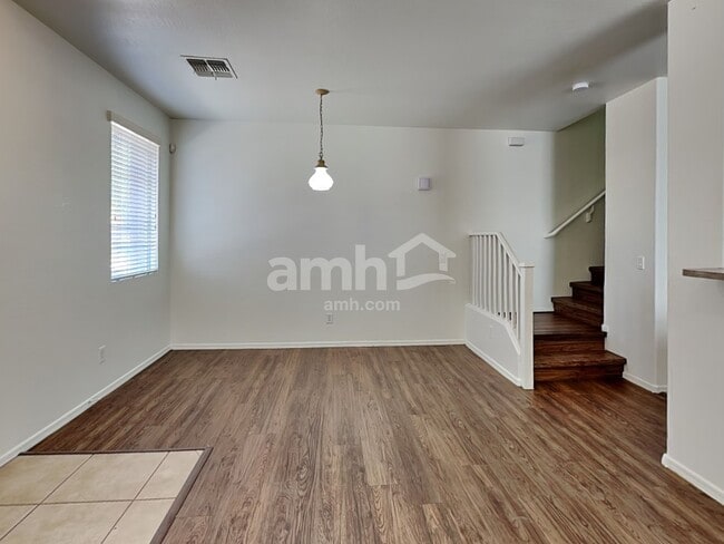 Photo - 5211 W Warner St