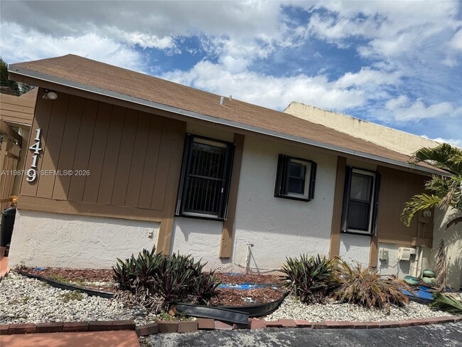 Building Photo - 1419 Yellowthroat St