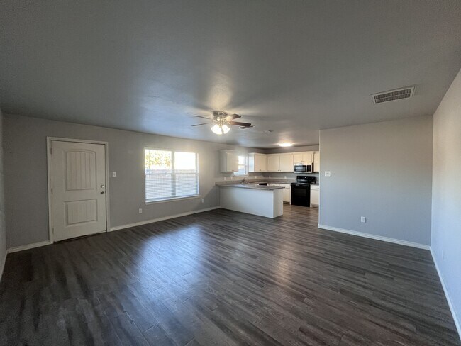 Photo - 3422 Itasca St