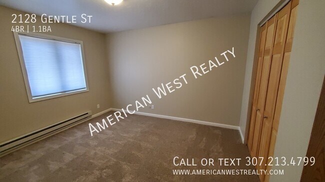 Photo - 2128 Gentle St