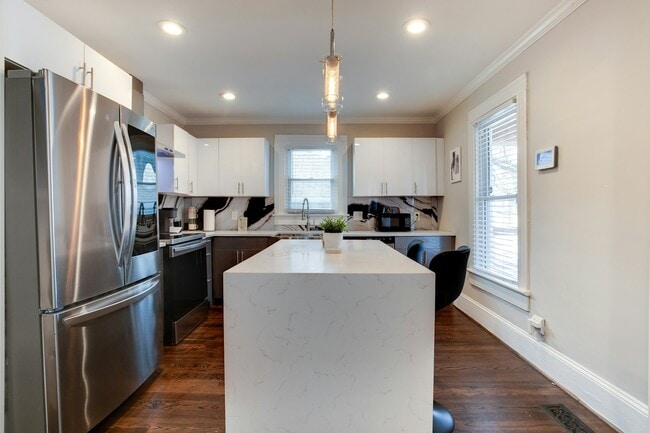 Photo - 1044 Sims St SW