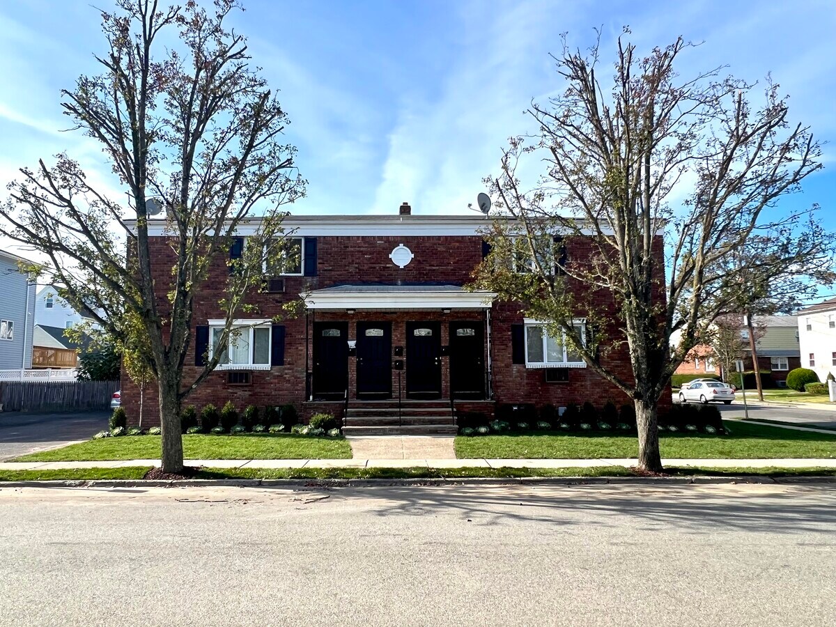 Photo - 81 Alpine St Apartments Unit C