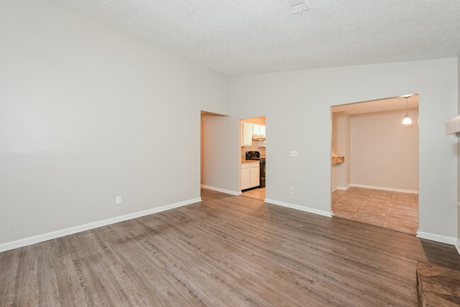 Photo - 6052 Creekford Dr