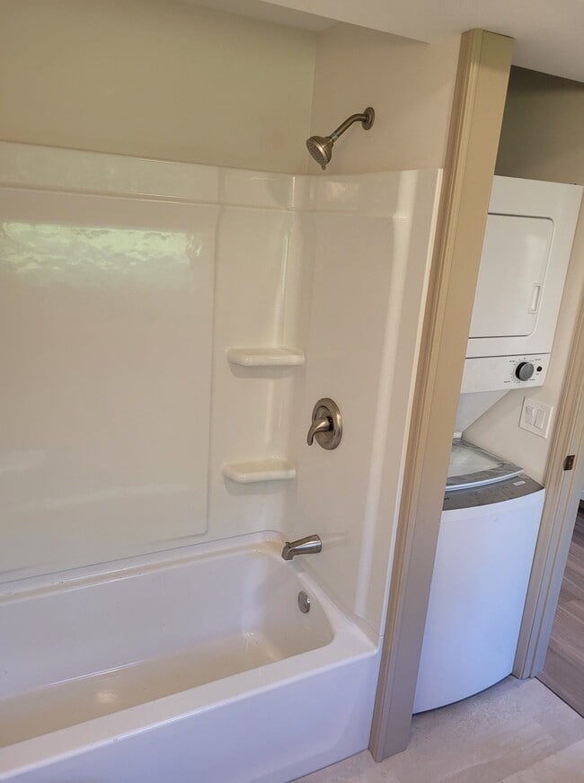 Bathroom full bath & shower - 21 Drake Rd Unit B