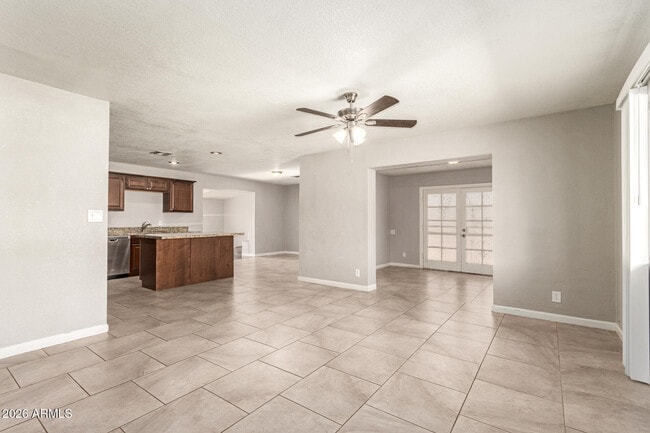 Photo - 1708 N Daffodil St