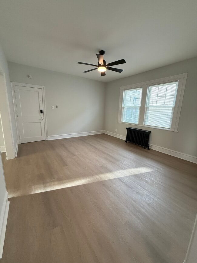 Building Photo - 108 Forrest Ave Unit 5