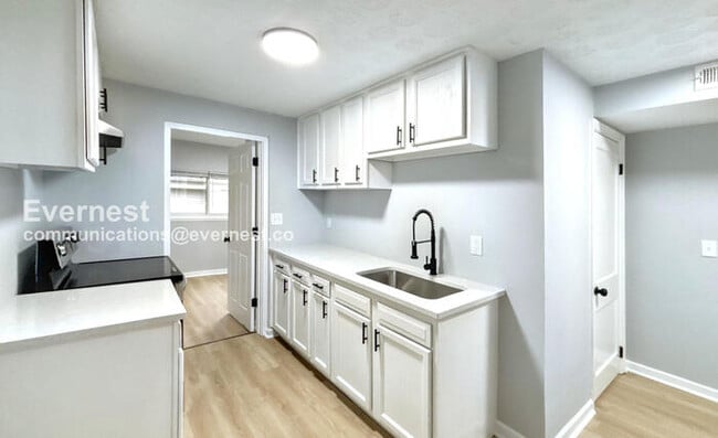 Photo - 2992 Pontiac St House