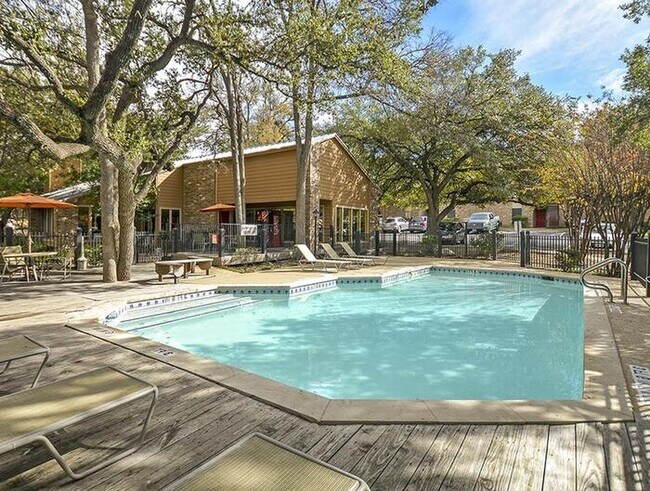 Photo - 11441 N Interstate Hwy 35 Unit c5