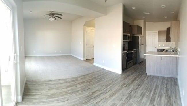 Photo - Move In Discount -3 bed 2.5 bath - Newer townhome in the heart of Cedar City