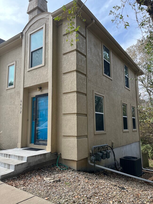 Photo - 6432 Pflumm Rd Townhome