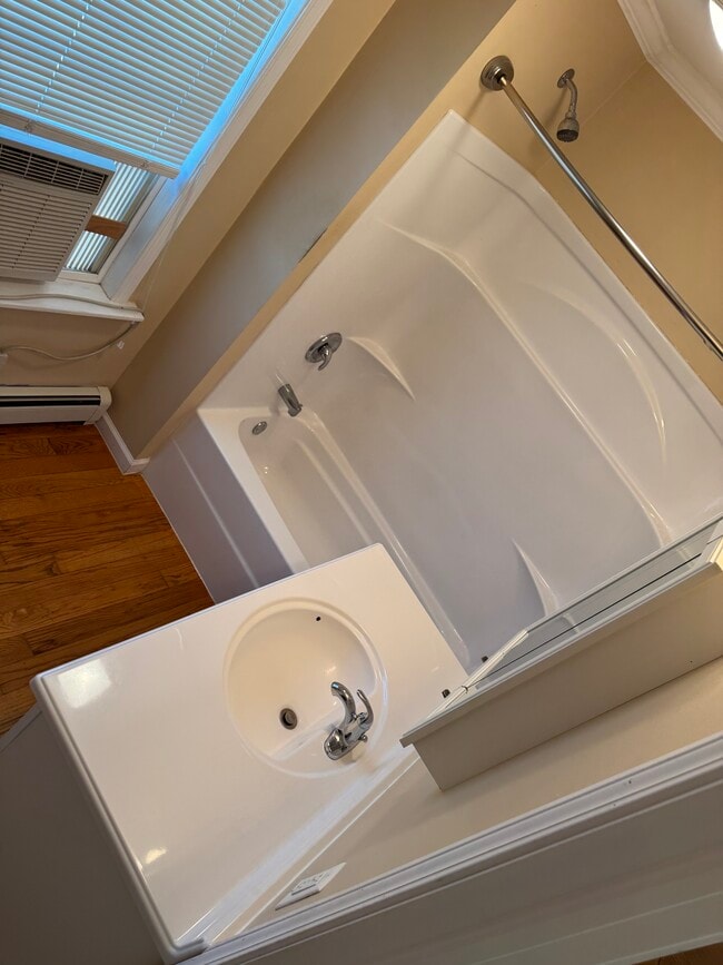 Photo - 1435 W 32nd St