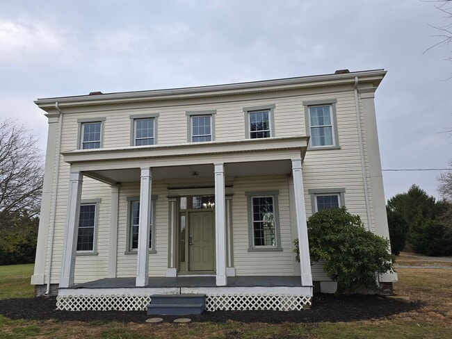 Photo - 3 Bedroom 1.5 Bath Located in Middletown