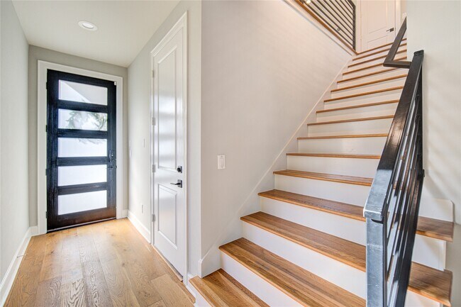 Photo - 820 Wakefield Dr