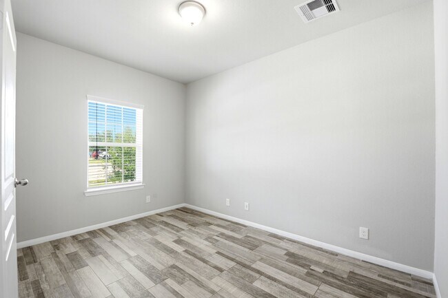 Photo - 16203 Centennial Light Dr
