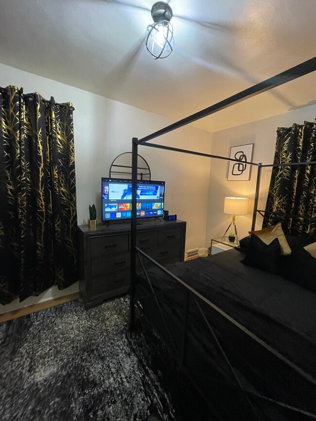 17136 Chapel St Unidad 17136 Chapel Unit 4
