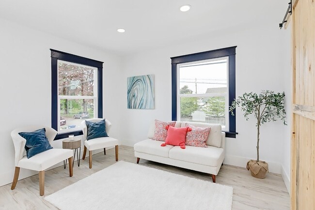 Photo - Maple Apartments: Newly Renovated 1 Bedroom & Studio Apartments