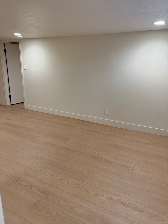 Photo - 1819 E Parleys Canyon Blvd Unidad B