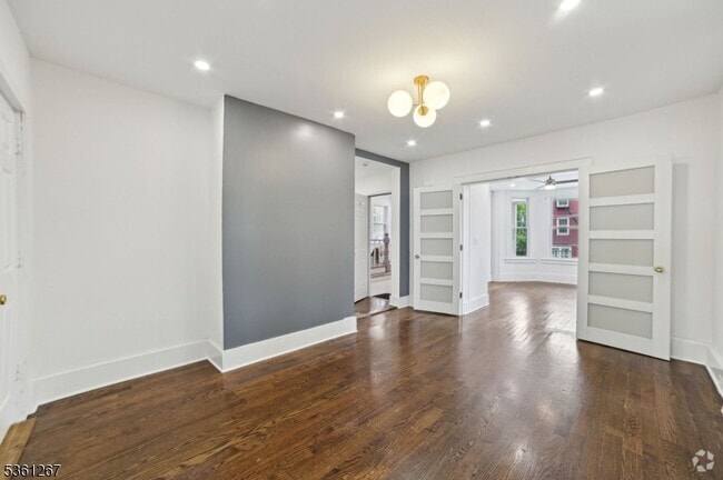Building Photo - 86 Maple Ave Unit 1 Rental