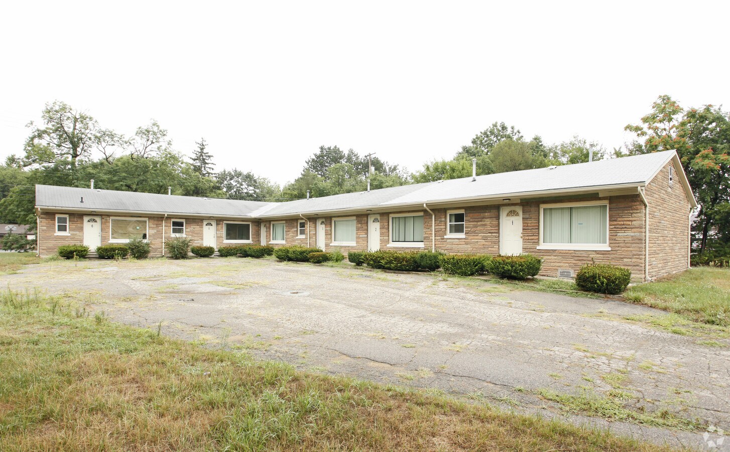 Photo - 1295 N Wayne Rd Apartments