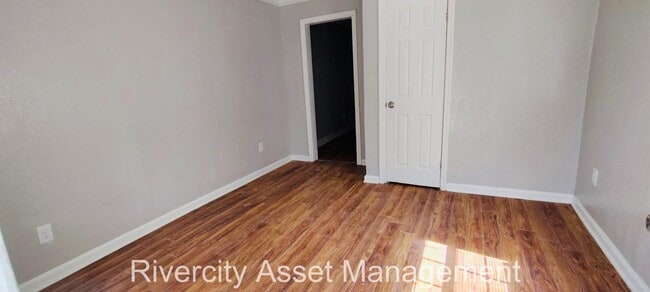 Photo - 2198 Lyon Ave
