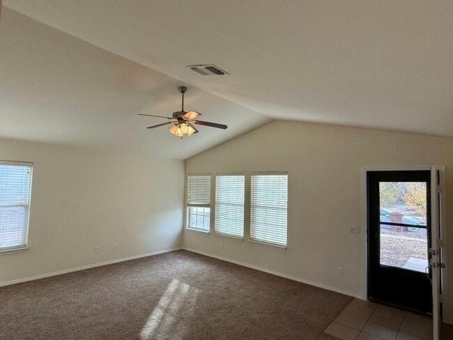 Photo - Great 3 Bed 2 Bath in Valencia Neighborhood