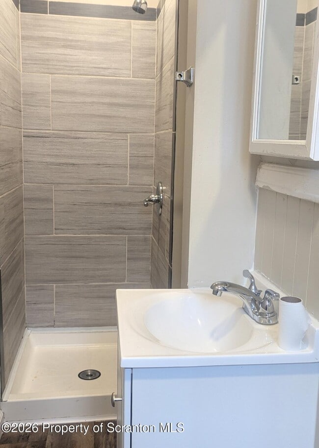 Photo - 714 Orchard St