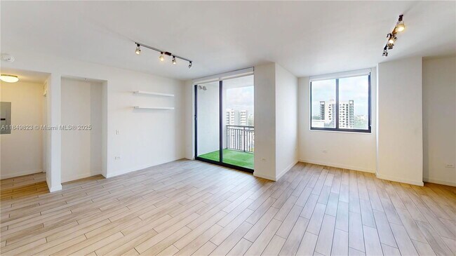 Photo - 999 SW 1st Ave Unidad 2606