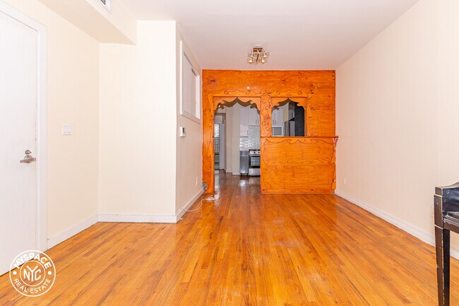 Photo - 1088 Bedford Ave