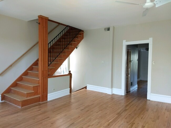Photo - 1132 W Roscoe St Apartments Unit #2