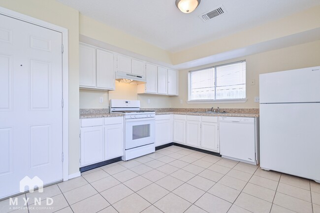 Photo - 20139 Telegraph Square Ln
