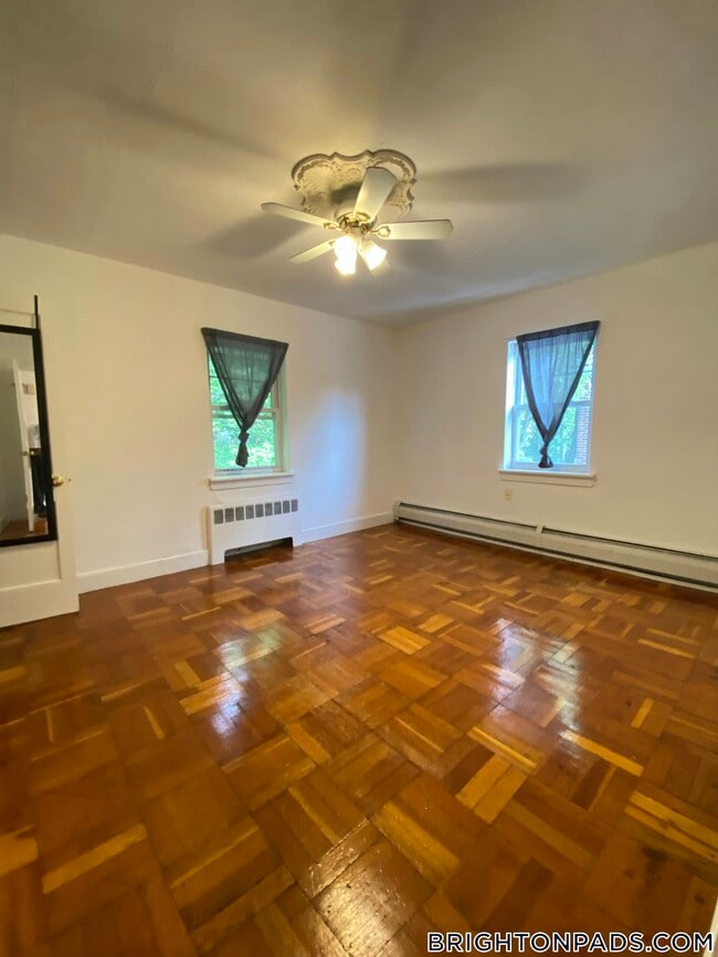 Building Photo - 35 Brock St Rental