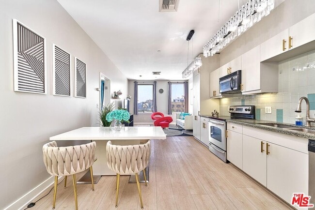 Photo - 3810 Wilshire Blvd Unit 408