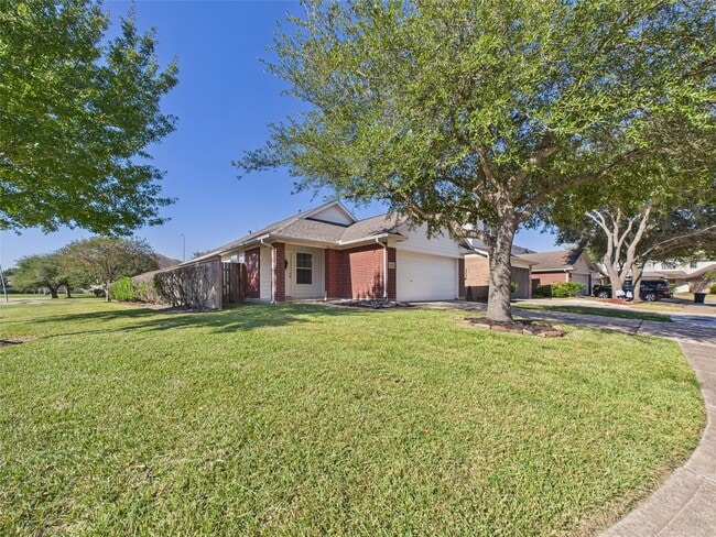 Photo - 3318 Field Manor Ln